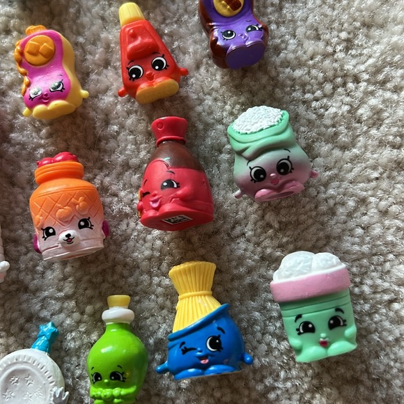 Shopkins Collectible Figurines, Set of 20 / Kitchen and cooking Lot - Picture 6 of 6